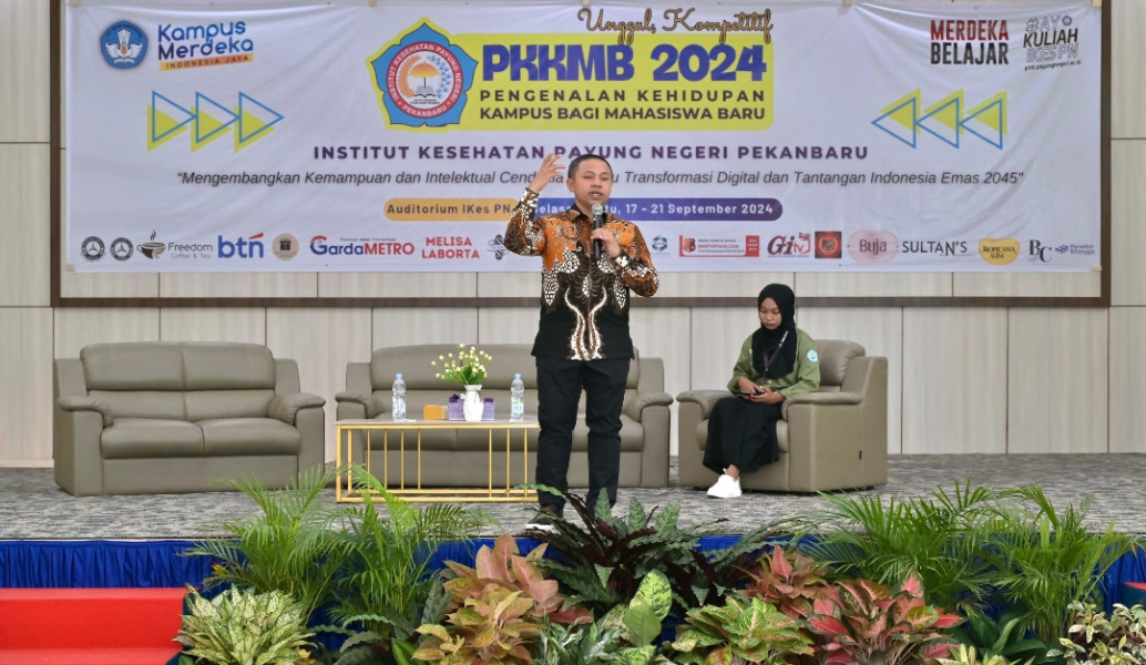 Abdul Wahid Berikan Motivasi Maba Ikes Payung Negri Agar Mandiri dan Disiplin