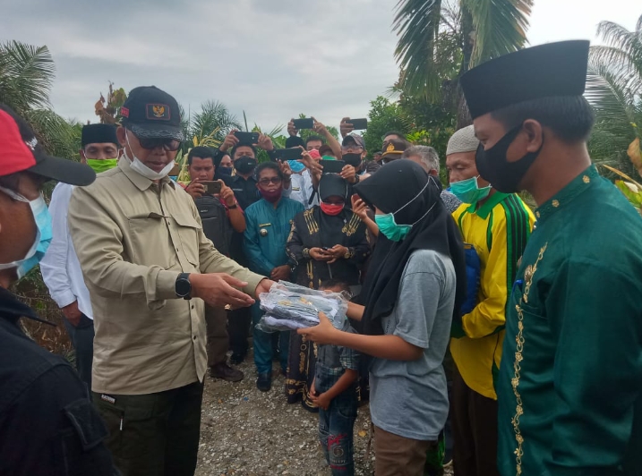 Pemkab Rohil Bantu Korban Kebakaran di Sinaboi