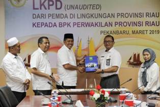 Pemkab Siak Serahkan laporan Hasil Keuangan ke-BPK Perwakilan Riau