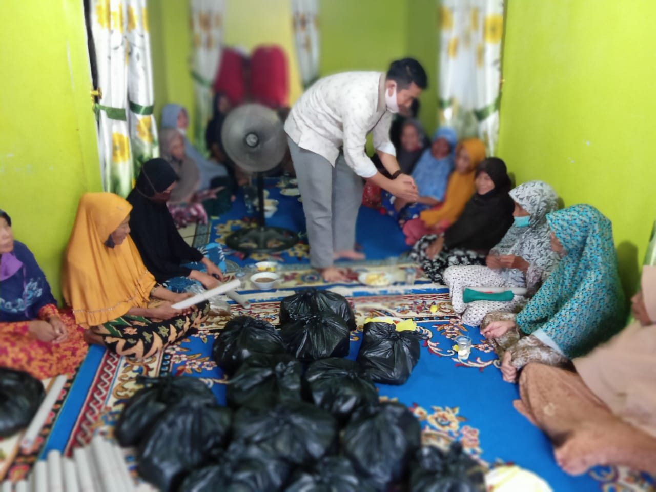 Sekretaris Pemenangan RIDHO M Syafaat, Sedekah Gaji di Desa Pasir Sialang Jaya, Lirik