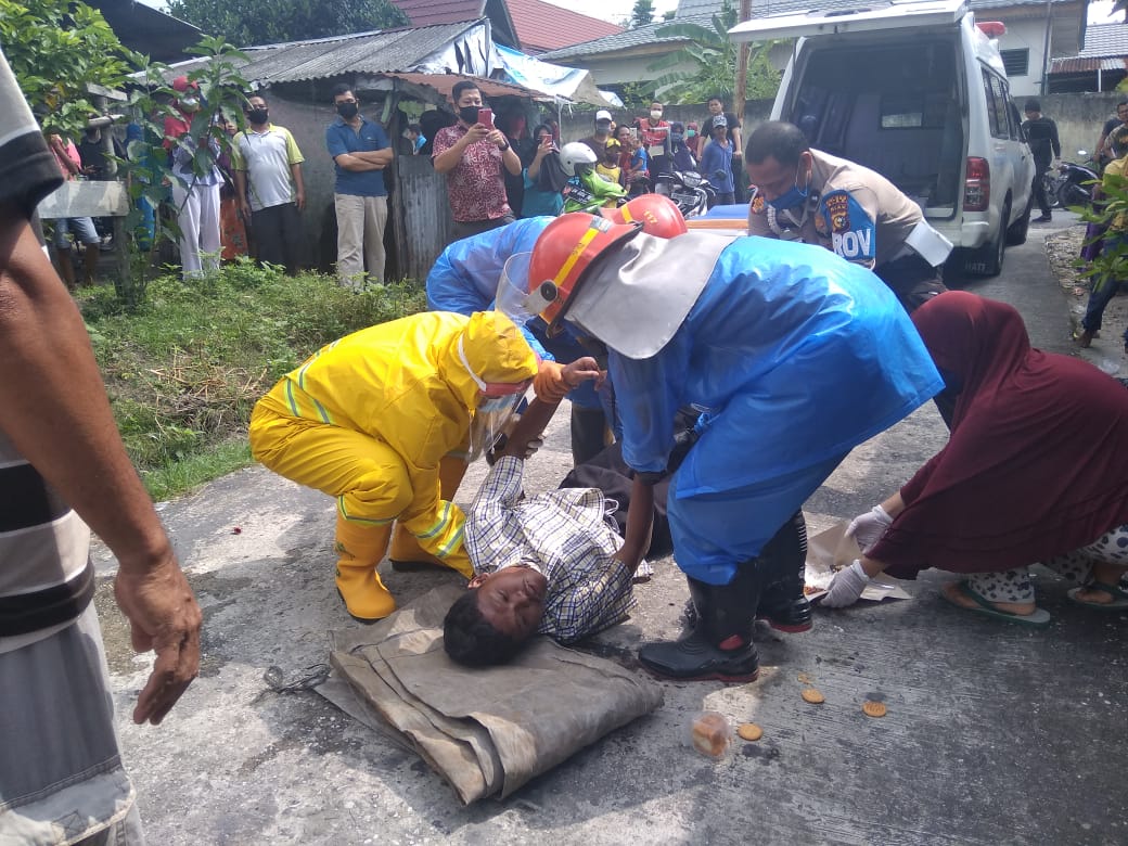 Diduga Kelaparan, Orang Tak Dikenal Pingsan di Jalan