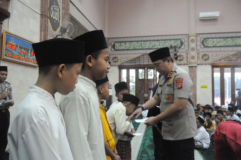 Kapolda Banten Lakukan Do'a Bersama Dan Santuni 1100 Anak Yatim