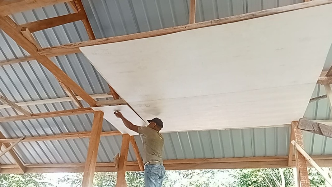 Plafon Terpasang, Rehab Rumah Nyak Ubit TMMD ke-129 Capai 45 Persen