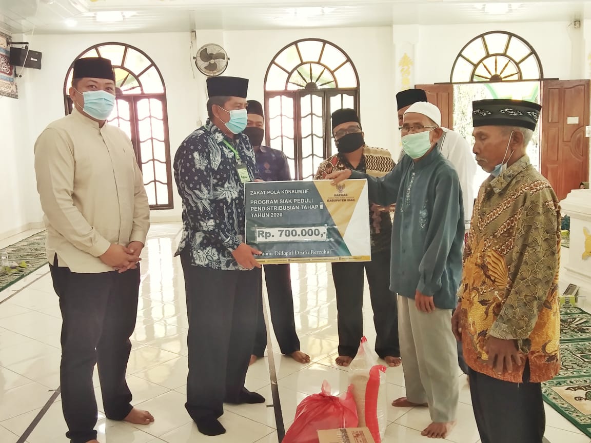 Baznas Siak Salurkan Bantuan Untuk Warga Koto Gasib Terdampak Covid-19