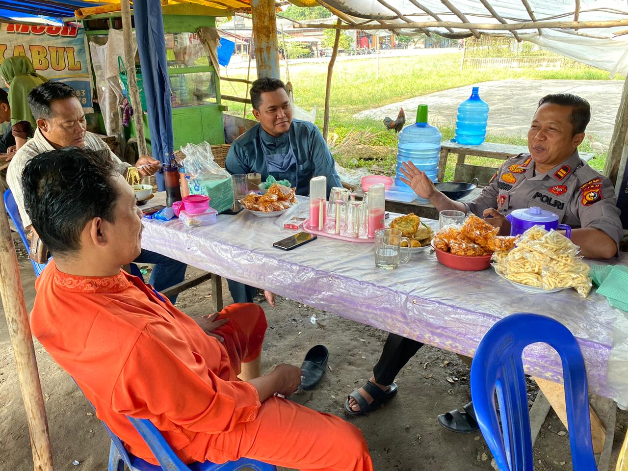 Ciptakan Situasi Kondusif Jelang Pilkada, Kapolsek Sungai Mandau Cofee Morning Bersama Upika