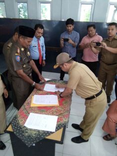 Lurah Se Pangkalan Kerinci MoU Dengan 15 Pemilik Warnet.