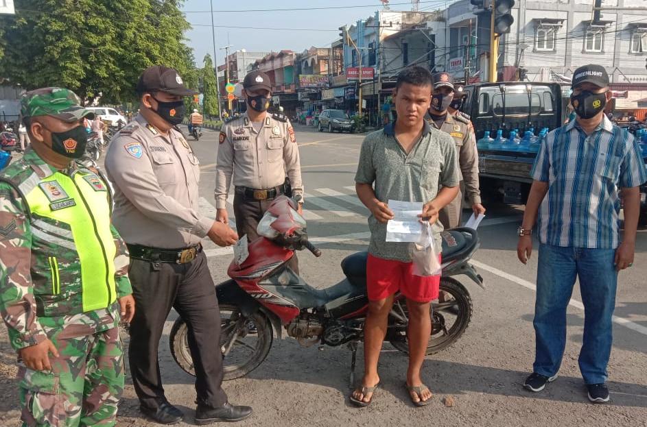 Sisir Tiga Lokasi, 2 Warga Tualang Terjaring
