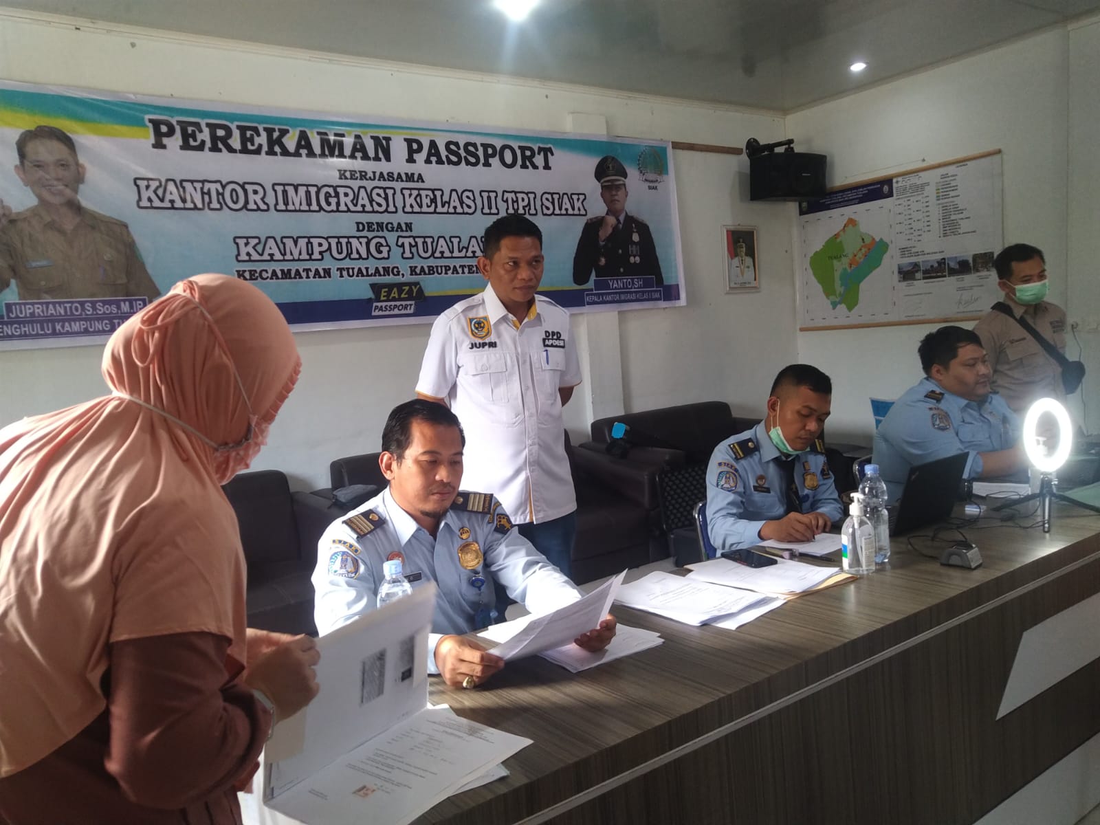 Di Tualang Bisa Buat Paspor, Imigrasi Siak Beri Pelayanan Maksimal Kepada Masyarakat Tualang