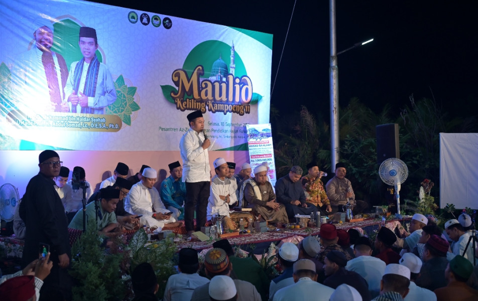 Jika Terpilih Jadi Gubernur, UAS Tantang Abdul Wahid Semarakkan Maulid Nabi Sepanjang Jalan Sudirman