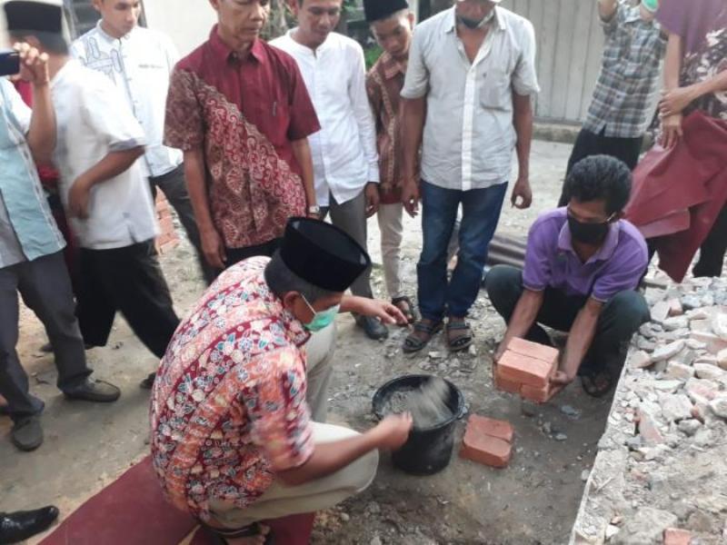 Letakan Batu Pertama Pembangunan Masjid Al-Ikhwan Perawang, Ini Pesan Alfedri Kepada Masyarakat
