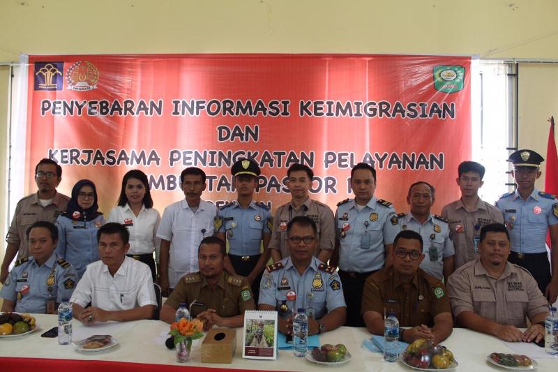 Imigrasi Siak Dan Pemcam Kandis, Komitmen Beri Layanan Pembuatan Paspor di Kandis