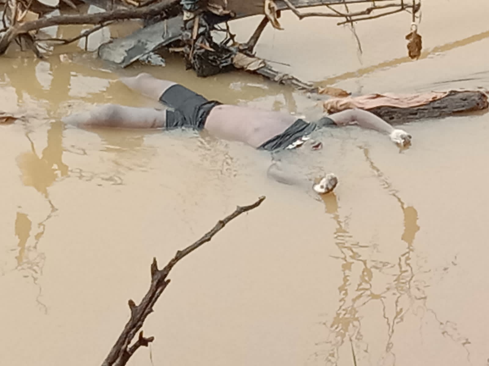 Kiki Astra, Warga Desa Sialang Dua Dahan Inhu Ditemukan Tewas di Sungai Indragiri