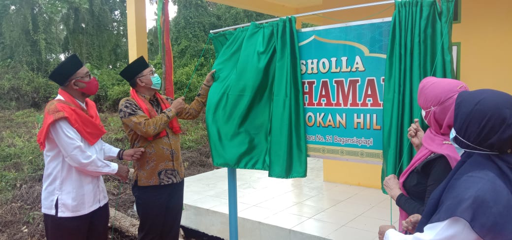 Hibah Hj Wan Mardiana, Bupati Rohil Resmikan Musholla MAN Bagan Siapi api