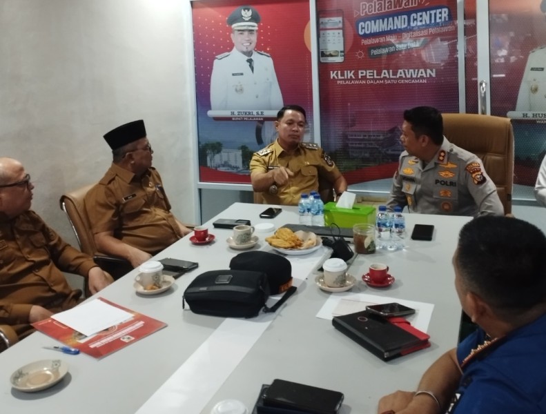Wakil Bupati Pelalawan Ikuti Rapat Monitoring Penanganan Karhutla Nasional