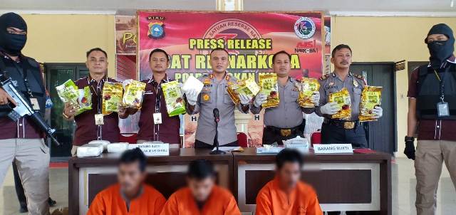 Polres Rokan Hilir Ringkus Jaringan Penyelundup Narkotika Antar Negara Dengan BB 15 Kg Sabu