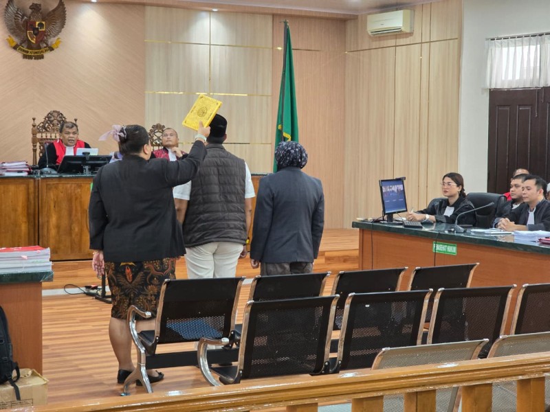 Jadi Saksi di PN Pekanbaru, Hakim Cecar Bupati Afni Soal 'Cukong' yang Merambah Lahan PT SSL Jadi Kebun Sawit