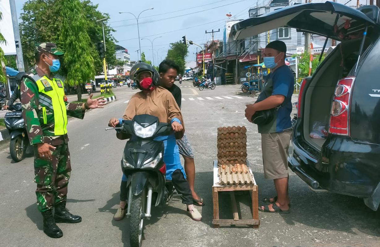 Sisir 3 Lokasi, Kopda Wahyudin Sampaikan ke Masyarakat Wajib Gunakan Masker