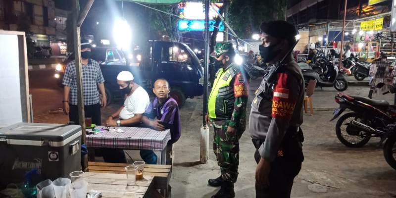 Cegah Covid-19, Tim Gugus Tugas Tualang Sisir Sampai Ke Toko-toko di Perawang