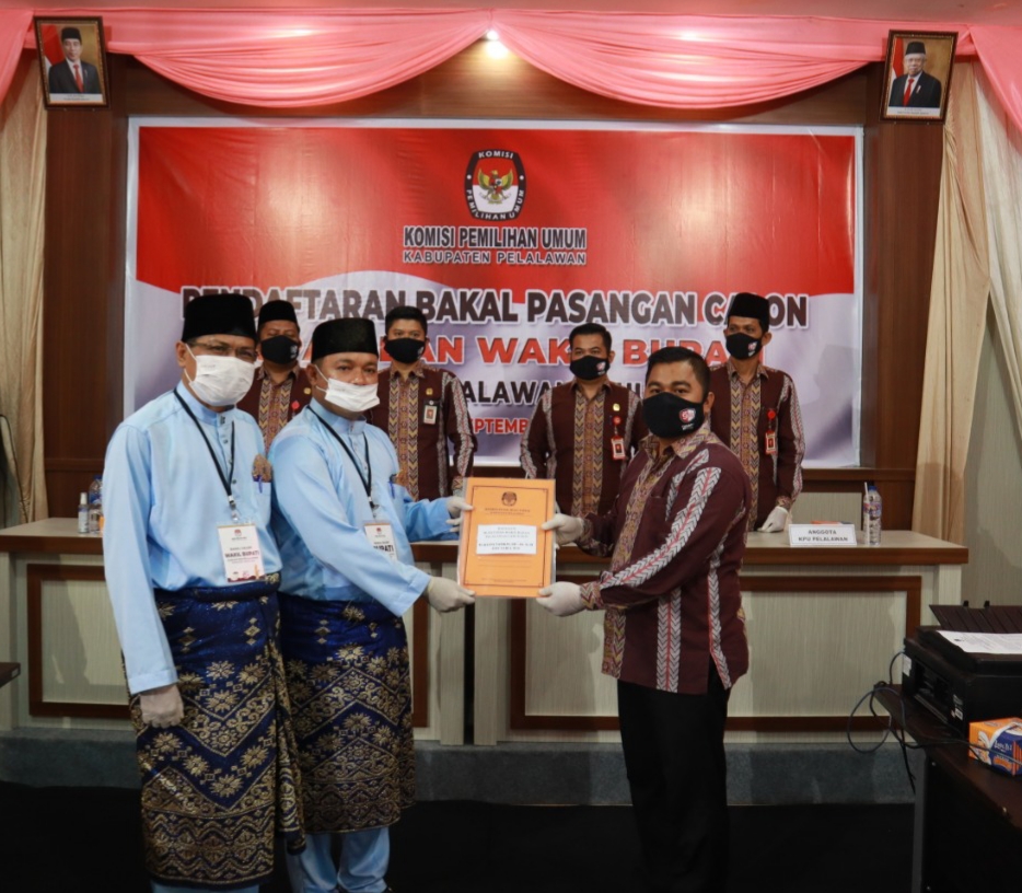 Di Usung Koalisi Rakyat Pelalawan MANTAP, Husni Tamrin - Edi Sabli Mendaftar ke KPU