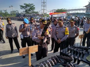 Polresta Pekanbaru Gelar Apel dan Gelar peralatan Alat Material Khusus (Almatsus)