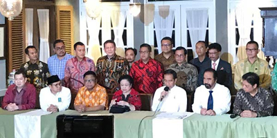 Jokowi Tersandera Tekanan Politik