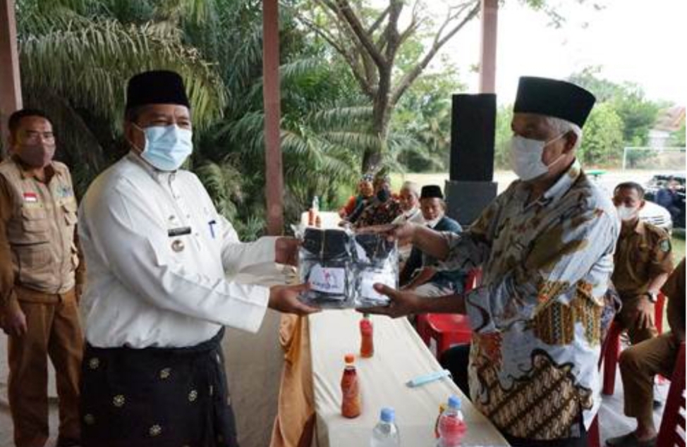 Bupati Alfedri Tinjau Vaksinasi Massal di Kandis