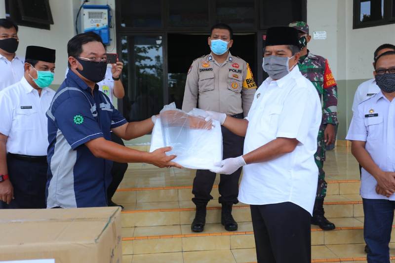 Peduli Penanganan Covid 19 di Siak, PT ATM Dan BOB Bantu Masker dan APD