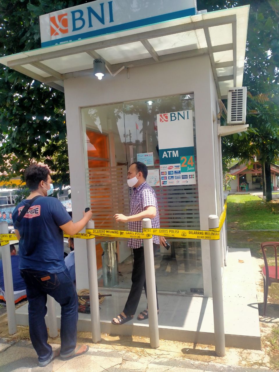 ATM BNI di Area Pemda Inhu di Bobol OTK, Alat Pembobol dan Dua Unit Motor Ditinggal Lari