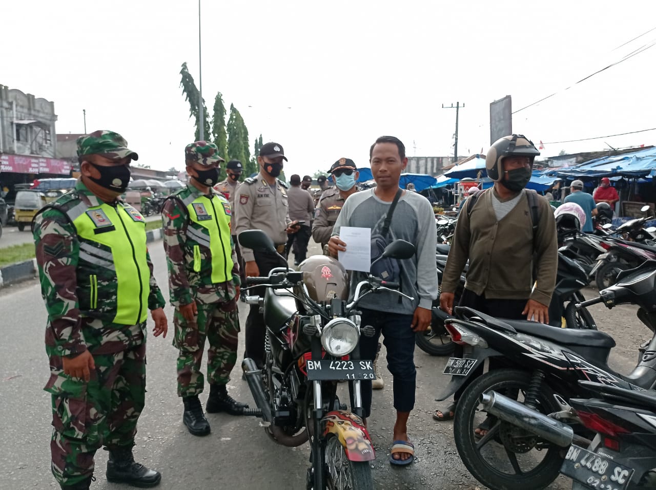 Sertu Uuk Sudarijanto Jaring 3 Masyarakat Yang Tidak Gunakan Masker