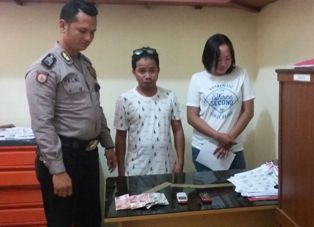 Sedang Merekap Dengan Hp, 2 Pelaku Judi Togel Diringkus