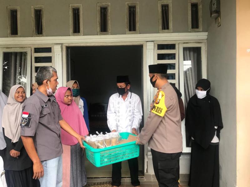 Doddy Ferdinand Sanjaya Berharap Dapat Meringankan Beban Masyarakat Terdampak Covid-19
