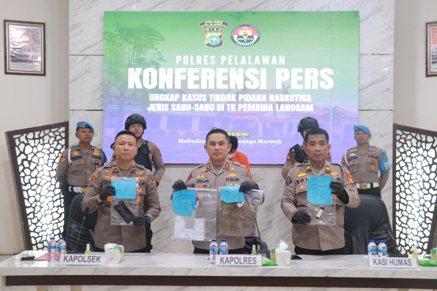 Polres Pelalawan Ciduk Salah Satu Tersangka Narkoba yang Pesta Pora Narkotika di Salah Satu TK di Langgam