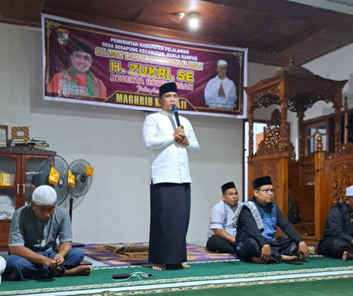 Bupati Pelalawan Hadiri Kegiatan Magrib Mengaji Di Desa Serapung