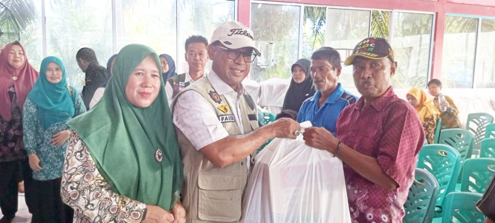 Pemkab Rohil Gandeng PT MAS 2  Bagikan Paket sembako