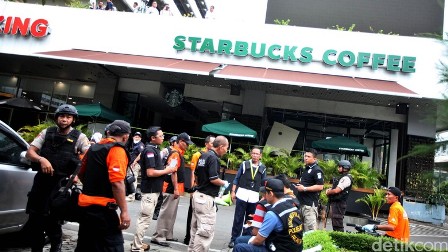 Ini Kisah Polisi Lumpuhkan Teroris Berbaju Hitam yang Menembak Membabi Buta di Thamrin