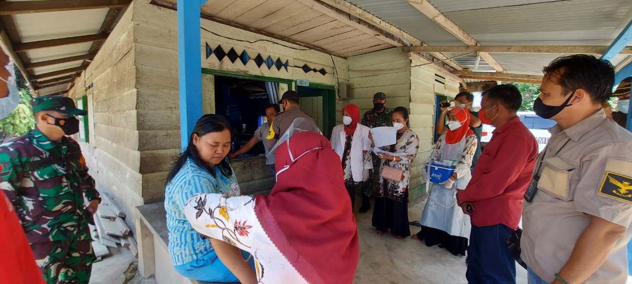 Disambut Baik Oleh Warga, BINDA Riau Lakukan Vaksinasi Massal Secara Door to door