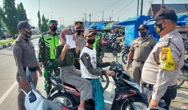Lakukan Penyisiran di 3 Lokasi, Serda Sarju: Kalau Ada Gejala Pernapasan Langsung ke Dokter