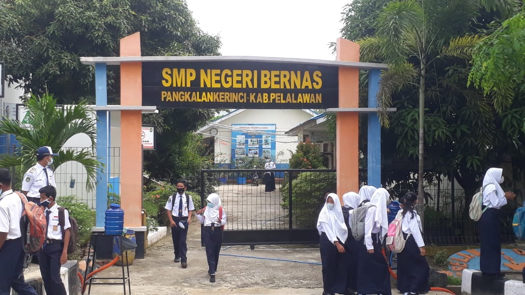 Dugaan Kongkalikong Seputaran Pengadaan Perlengkapan Belajar di SMP Ini
