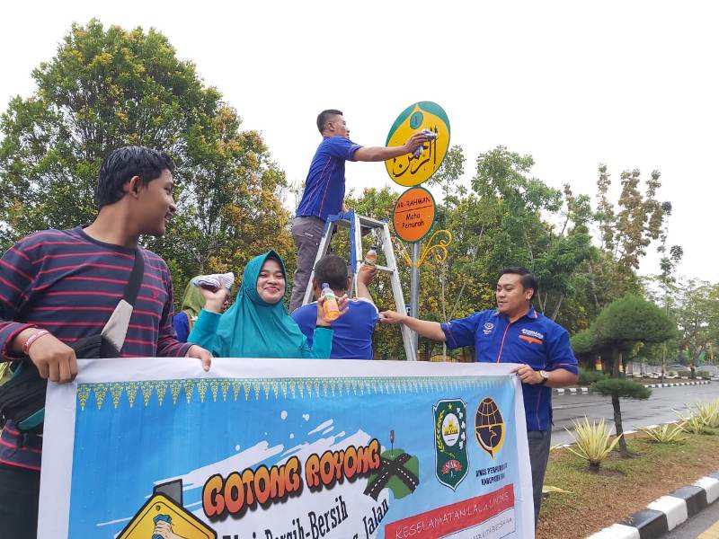 Tindaklanjuti Program Perhubungan Darat RI, Dishub Siak Laksanakan Aksi Bersih-Bersih Fasilitas Umum