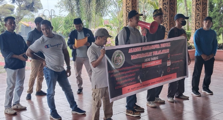 Bupati Umroh, Masyarakat Kelurahan Pelalawan Demo ke Pekanbaru, Minta DPRD Riau Ambil Alih Perundingan Tanaman Kehidupan dari Pemkab