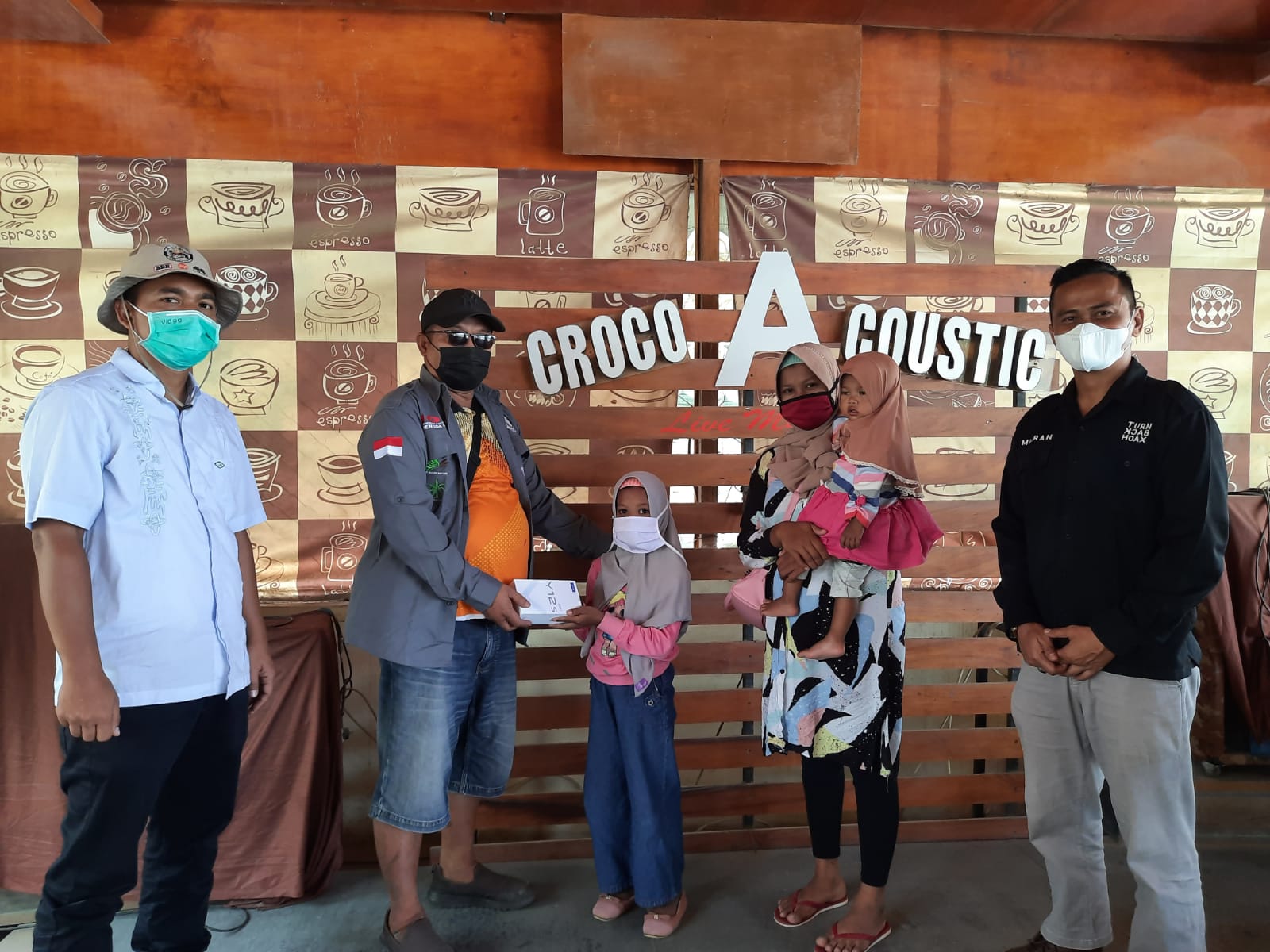 Peduli Pendidikan Dengan Berikan Ponsel Buat Daring, Reva Rahmania: Terimakasih BJC Inhu