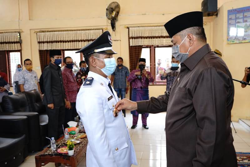 Dengan Terapkan Protokol Kesehatan, Alfedri Lantik Penghulu Sumarlan