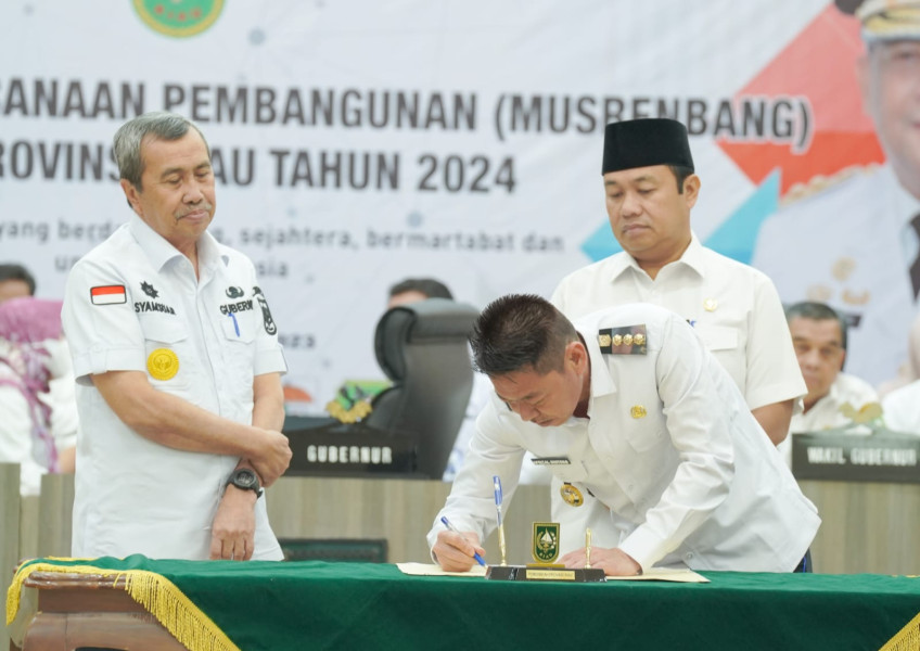 Bupati Afrizal Sintong Harapkan Infrastruktur Rohil dan Rohul Bisa Terakses