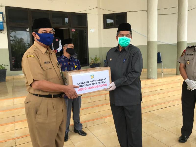 Serahkan Bantuan APD Untuk Tenaga Medis, Alfedri: Akan Disalurkan Sesuai Peruntukan