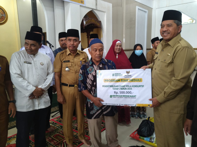 Zakat Pola Komsumtif Didistribusikan,  Alfedri: Semoga Meringankan Beban Keluarga Mustahiq