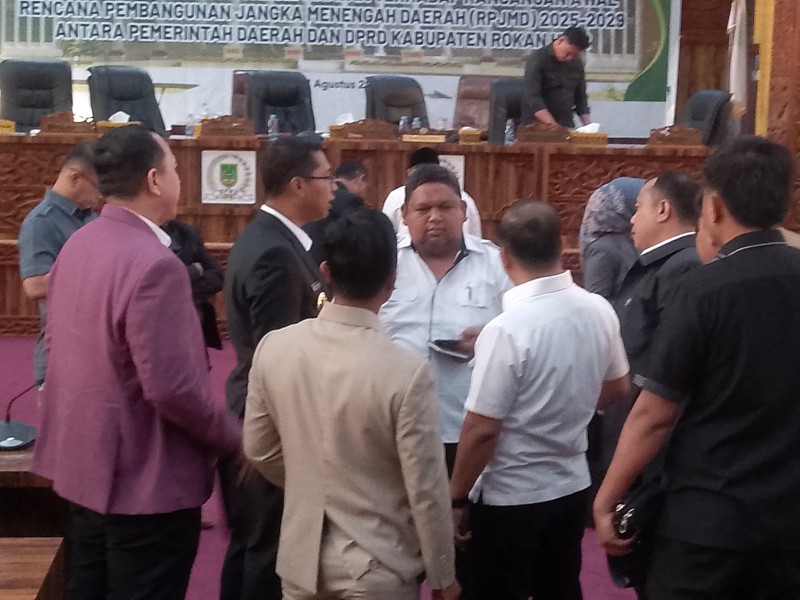 Solar Langka Nelayan Gantung Tali Boat , Tiga  Anggota DPRD Rohil Desak Pemda Cari Solusi