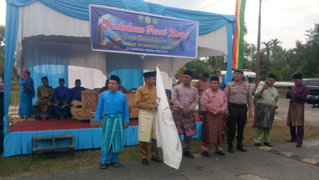 Pawai Ta'ruf MTQ Kecamatan Tualang Yang Dihadiri Jufrizal Berlangsung Meriah