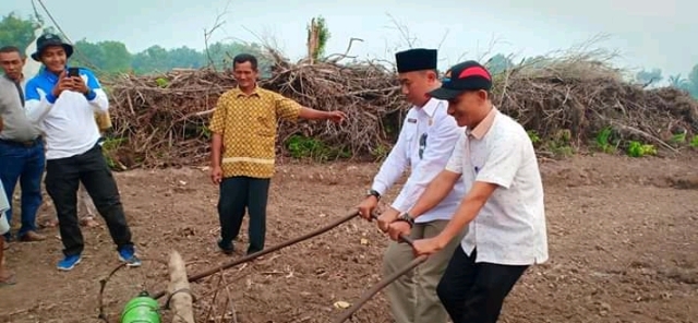 Tinjau Penanaman Perdana Padi Gogo di Mempura, Sujarwo Sebut Mempura Sebagai Eko Wisata