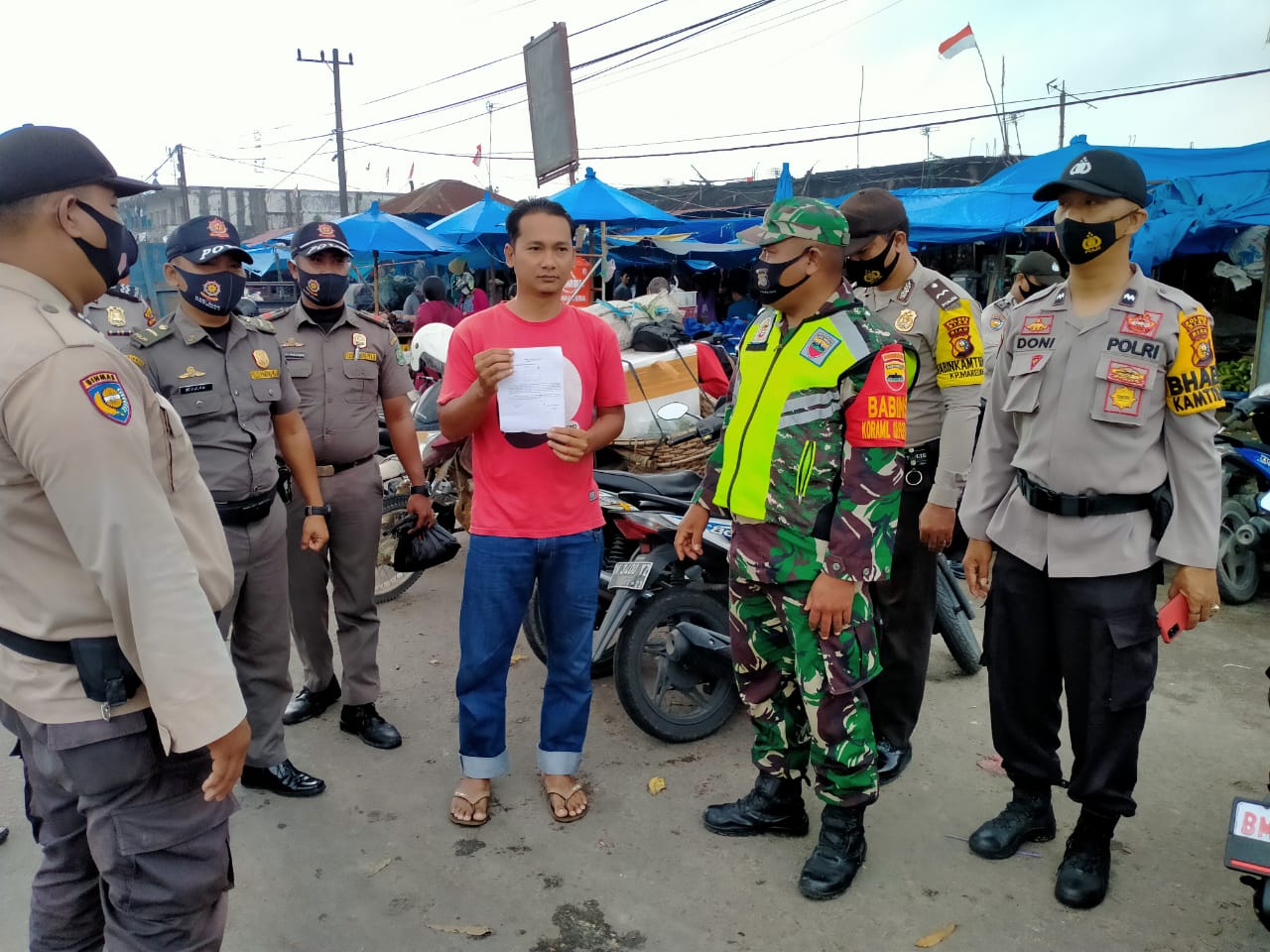 Jaring 4 Warga Tidak Gunakan Masker, Serka Edy Suprianto Tegur Pengendara