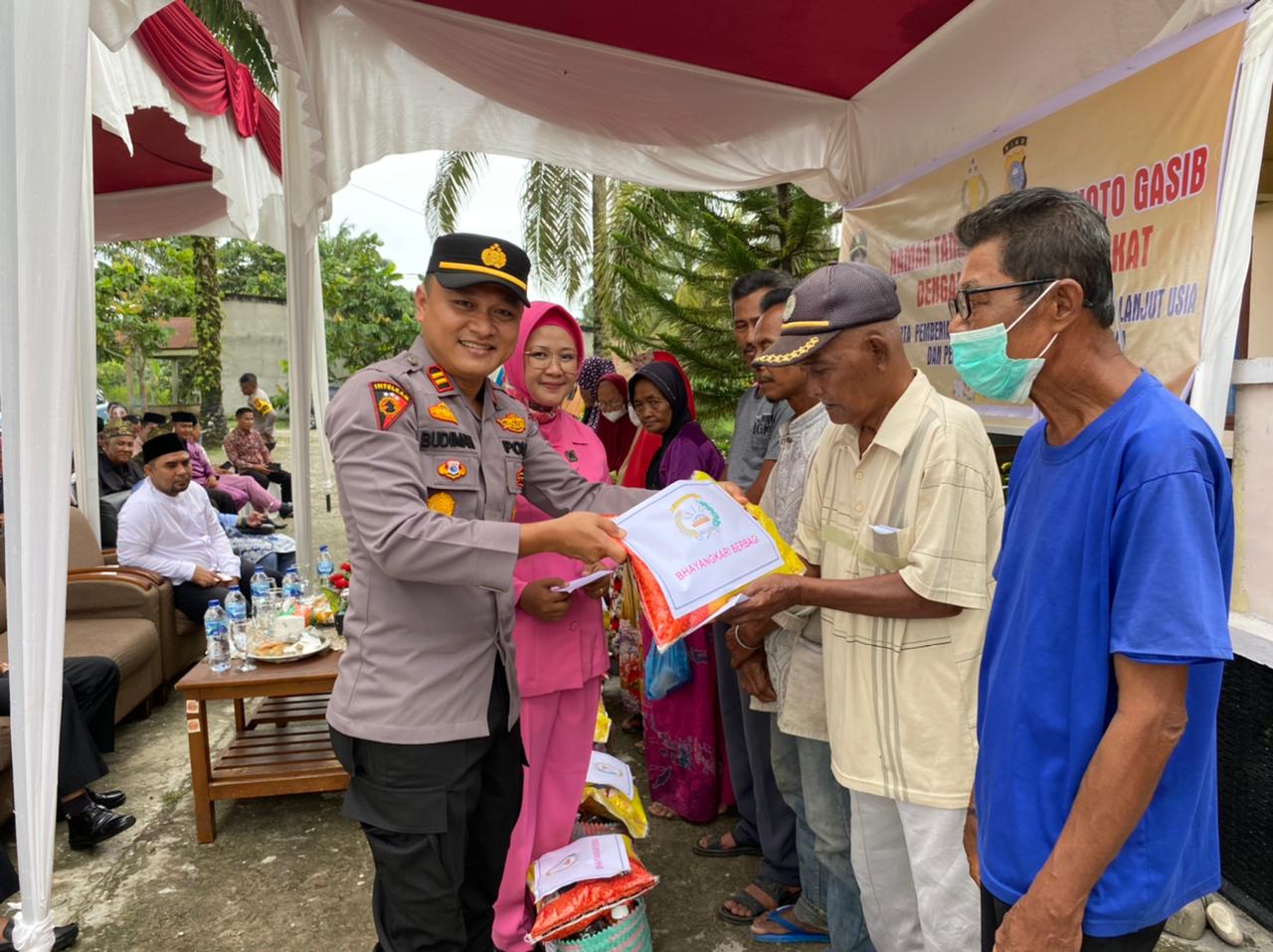 Ramah Tamah Dengan Elemen Masyarakat, Kapolsek Koto Gasib Santunan Lansia